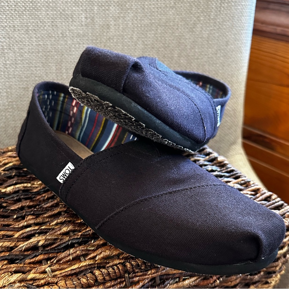 Men’s black alpargata classic canvas slip on Toms